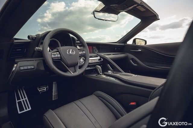 noi-that-xe-lexus-lc-500-convertible