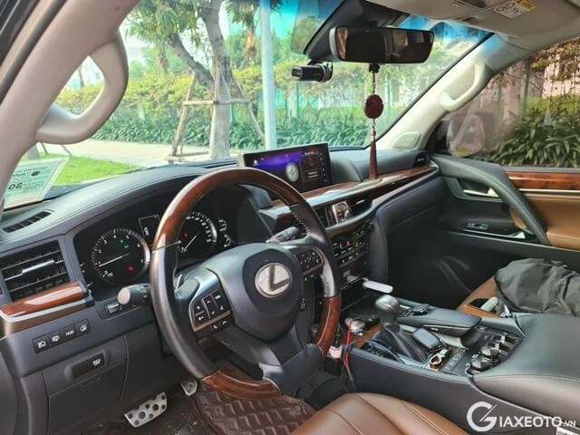 noi-that-xe-lexus-lx570-super-sport-2020