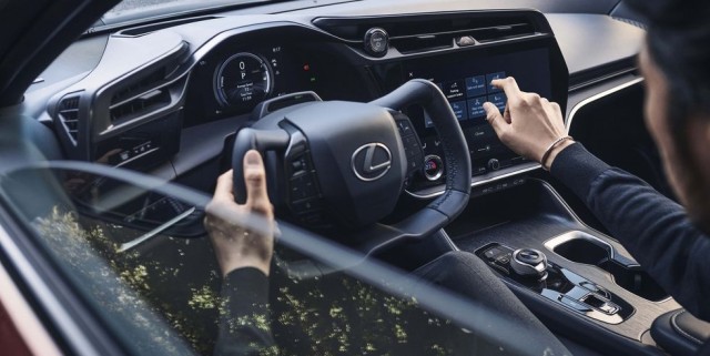 noi-that-xe-lexus-rz-450e