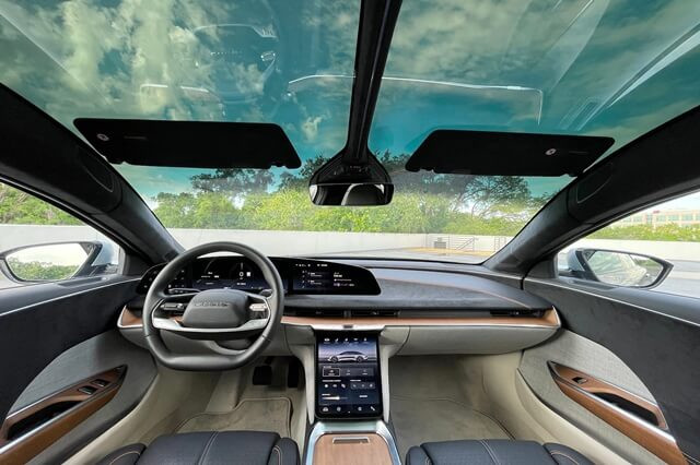 noi-that-xe-lucid-air