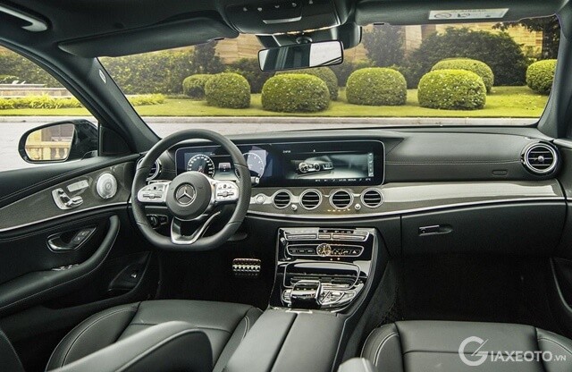 noi-that-xe-mercedes-e350-amg