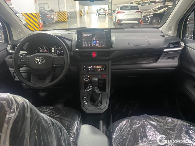 noi-that-xe-toyota-avanza-premio
