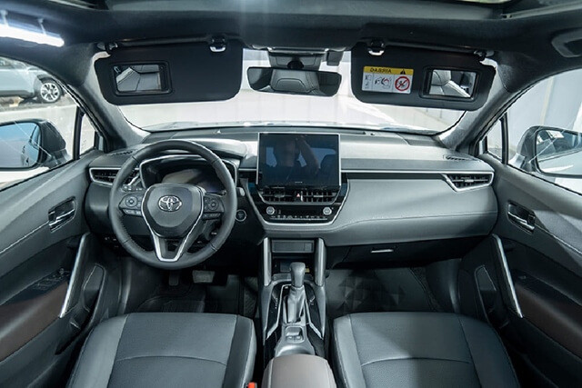 noi-that-xe-toyota-corolla-cross-hev-hybrid-2025