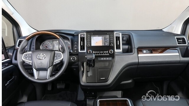 noi-that-xe-toyota-granvia.