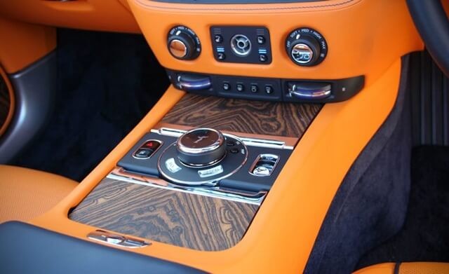 nut-dieu-khien-Rolls-Royce-Dawn