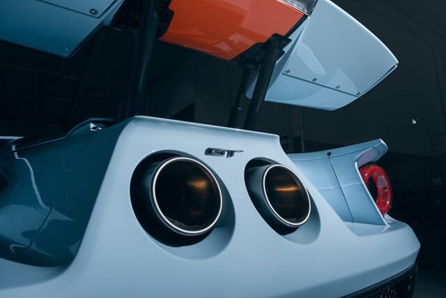 ong-xa-xe-ford-gt