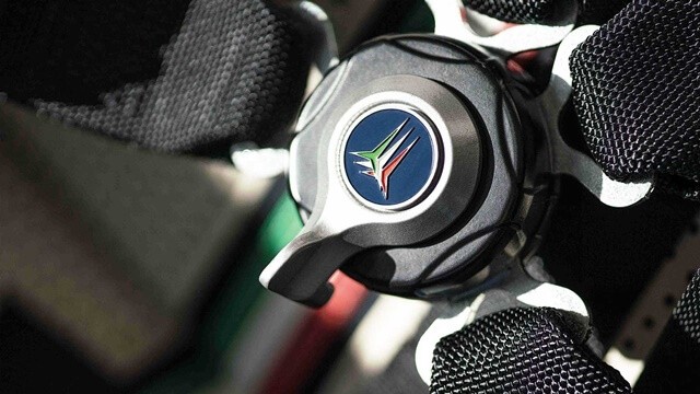 pagani-huayra-tricolore-noi-that