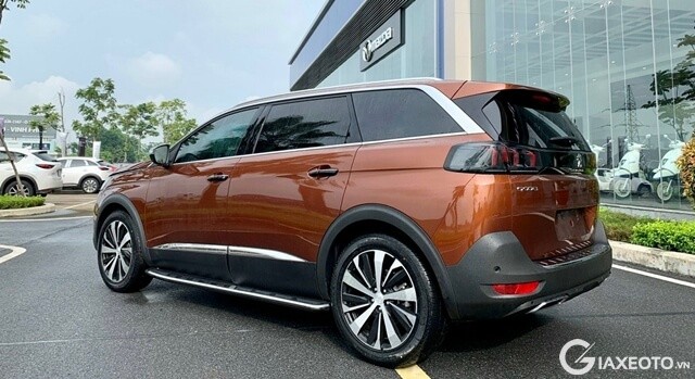 peugeot-5008-mau-nau