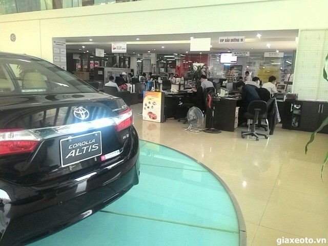 showroom-ban-xe-toyota-ha-dong