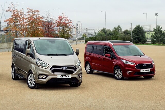 so-sanh-peugeot-traveller-vs-ford-tourneo