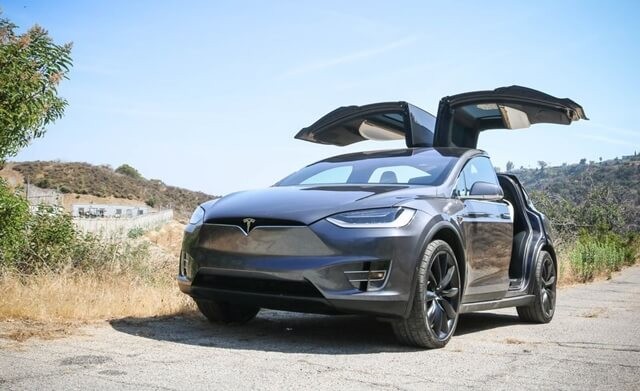 tesla-model-x-gia-bao-nhieu