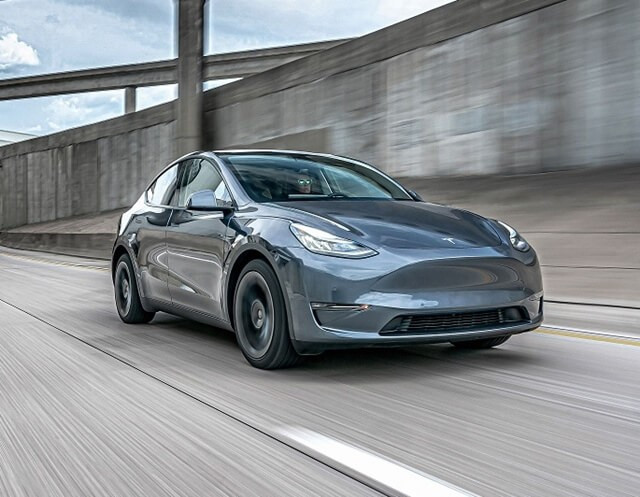 tesla-model-y-top-1