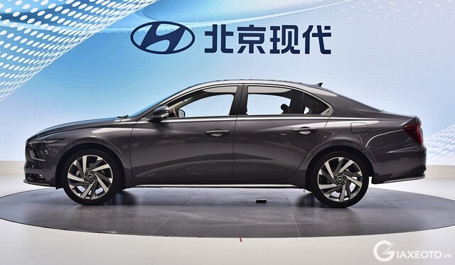 than-xe-hyundai-mistra