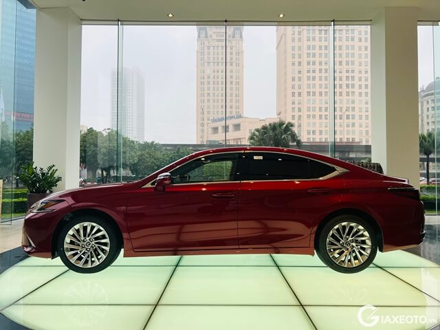 than-xe-lexus-es-250-2025