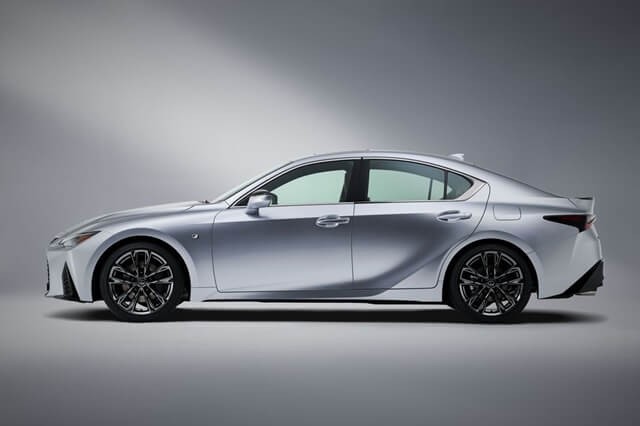 than-xe-lexus-is-350