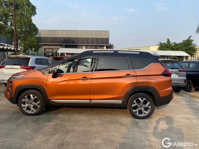than-xe-mitsubishi-xpander-cross