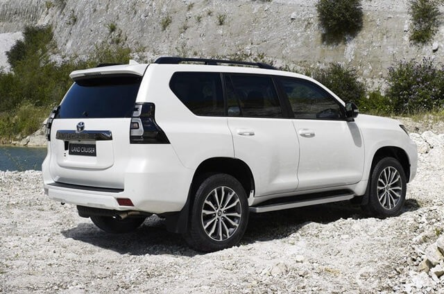 than-xe-toyota-prado-2022