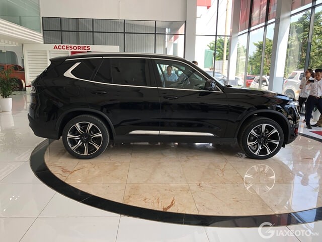 than-xe-vinfast-lux-sa2_0-suv