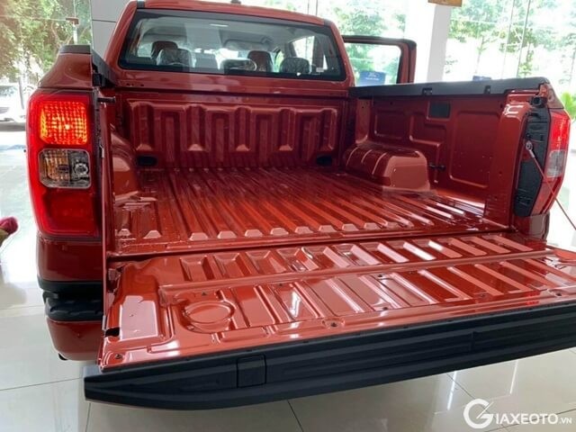 thung-xe-ford-ranger-xls-2023