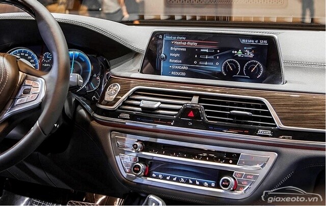 tien-nghi-xe-bmw-740li