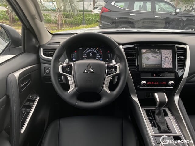 tien-nghi-xe-mitsubishi-pajero-sport
