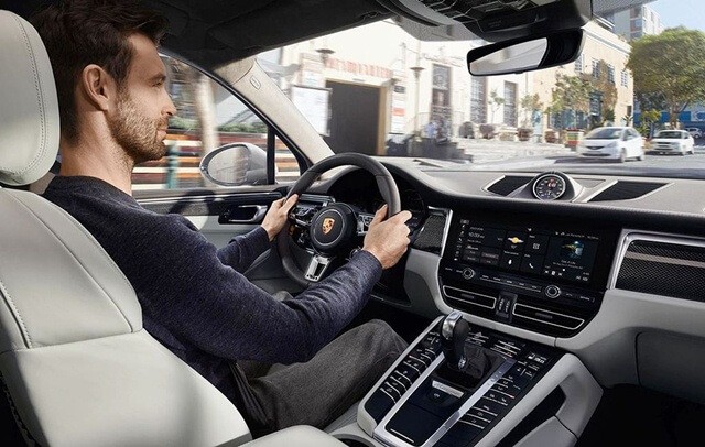 tien-nghi-xe-porsche-macan