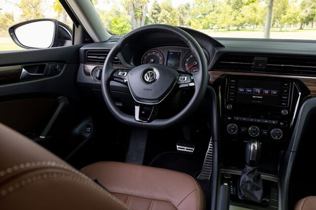 tien-nghi-xe-volkswagen-passat