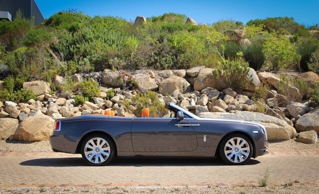 tong-the-Rolls-Royce-Dawn