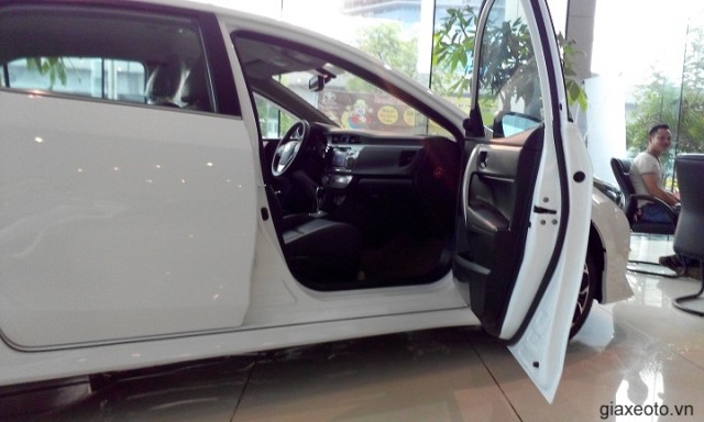 toyota-altis-2_0-mau-trang-su-2015