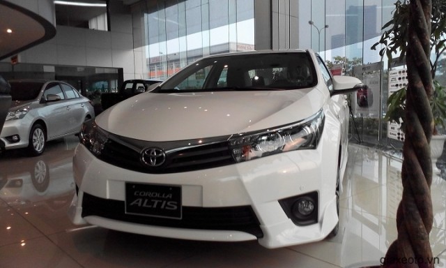 toyota-altis-mau-trang-su-2015