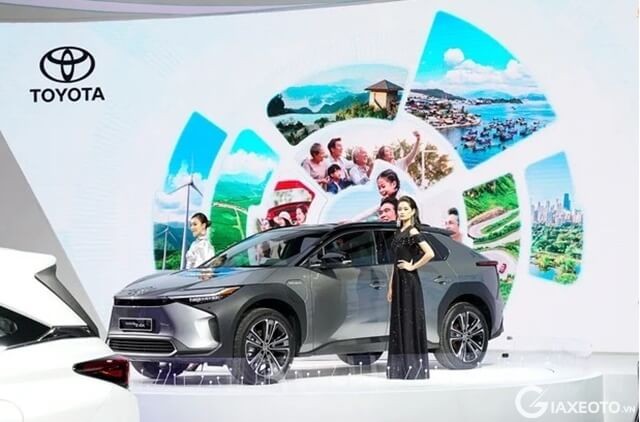 toyota-bz4x-ra-mat-tai-viet-nam