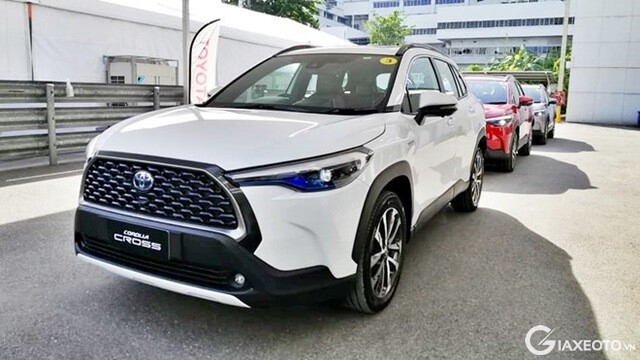 toyota-corolla-cross-1_8HV-hybrid