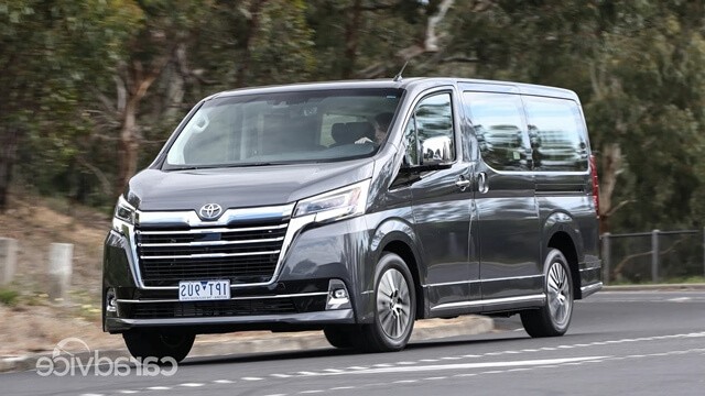 toyota-granvia-gia-bao-nhieu