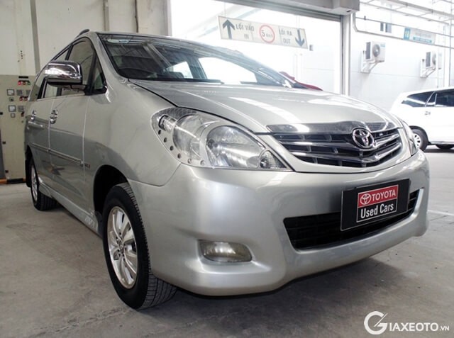 toyota-innova-v-2009-cu