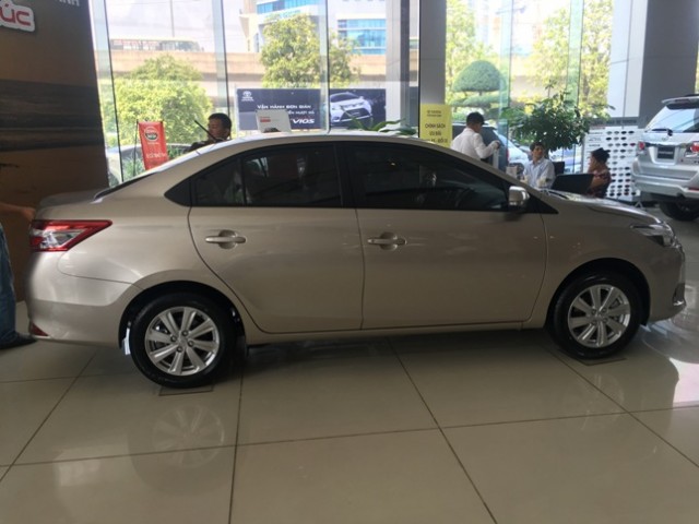 toyota-vios-2015-so-san-nau-vang