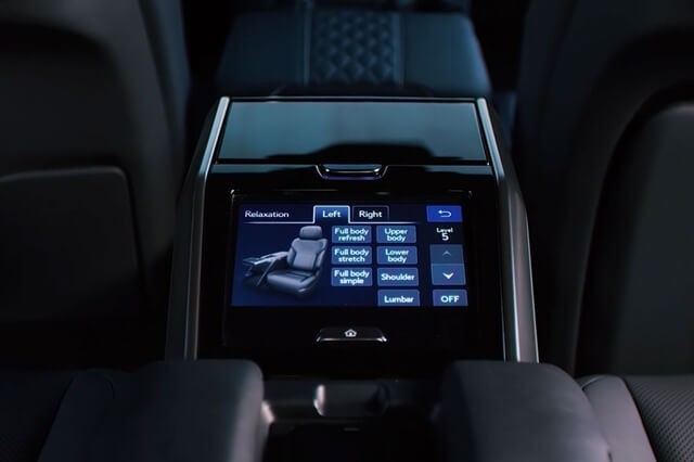 tro-ly-ao-xe-lexus-lx600