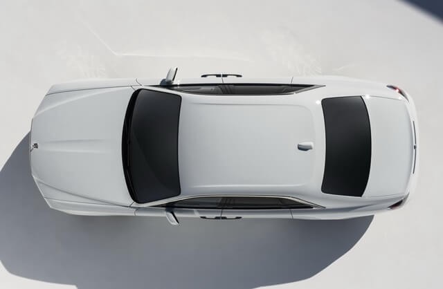 tu-tren-xuong-rolls-royce-ghost-2021