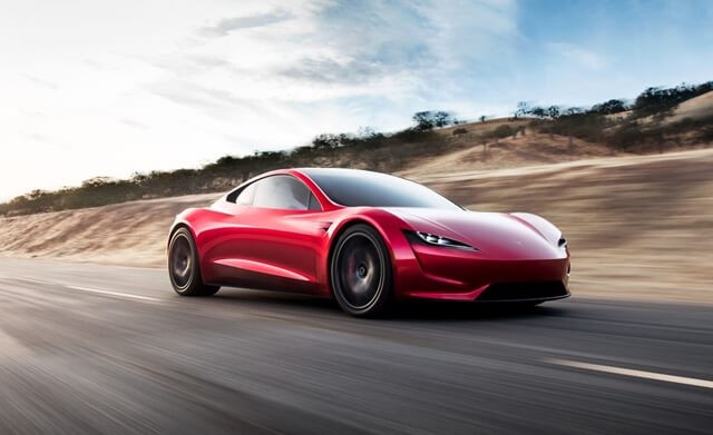 van-hanh-xe-Tesla-Roadster