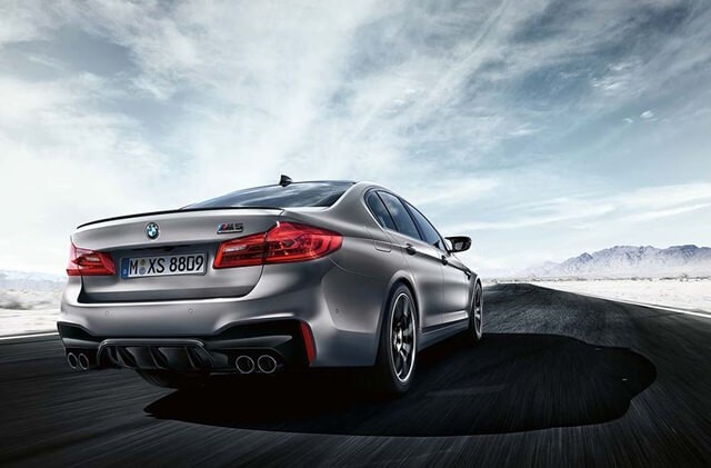 van-hanh-xe-bmw-m5
