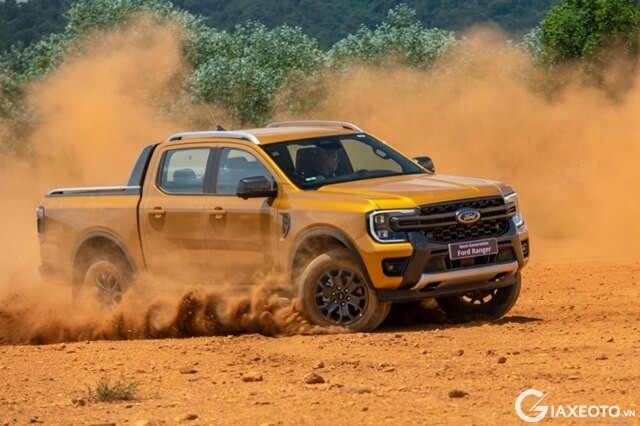 van-hanh-xe-ford-ranger-wildtrak