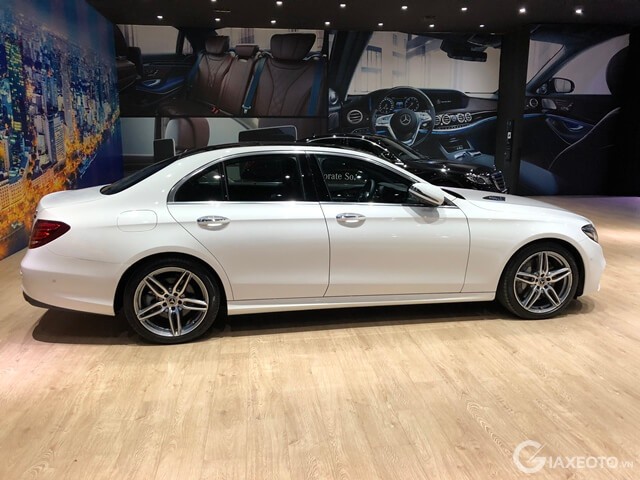 van-hanh-xe-mercedes-e-350-amg