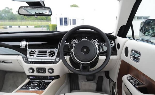 vo-lang-rolls-royce-wraith