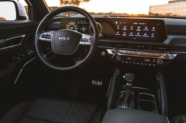 vo-lang-xe-kia-telluride-2023