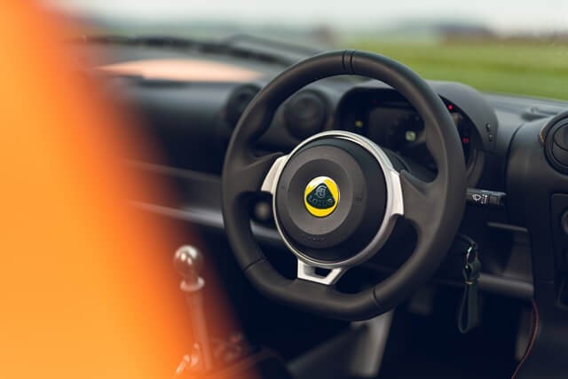 vo-lang-xe-lotus-exige-sport-390