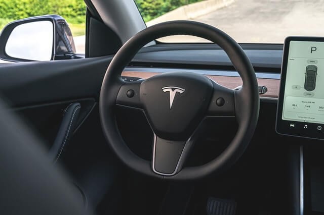 vo-lang-xe-tesla-model-y