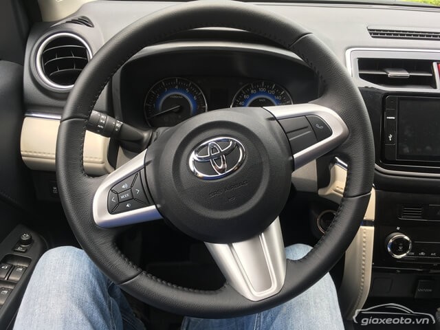 vo-lang-xe-toyota-rush