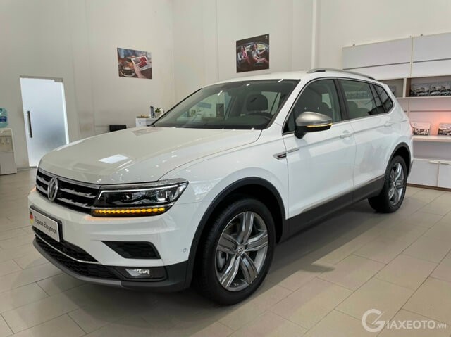 volkswagen-tiguan-elegance-2022-mau-trang