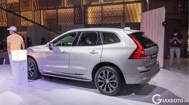 volvo-xc60-t8-recharge-inscription-ra-mat