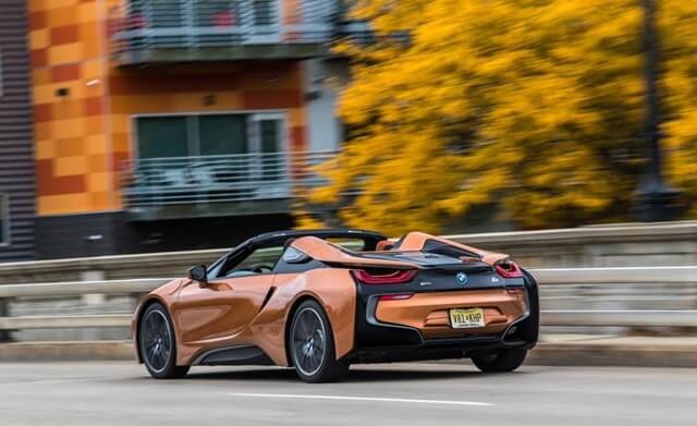 xe-bmw-i8-ra-mat