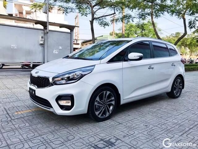 xe-mpv-kia-rondo-7-cho